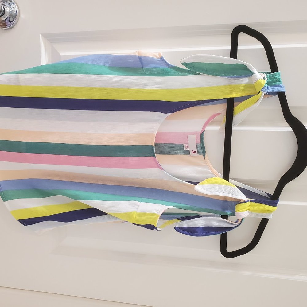 🇺🇲New without Tags....Colorful Stripped Top